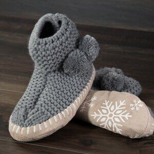 Comfy Hand Knitted Indoor Slipper Booties w Pom-Poms 🎁 Excellent Gift! 🎁
